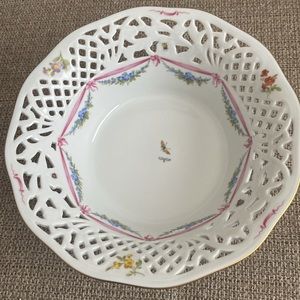 Oscar de Laurent Antoinnette reticulated China bowl